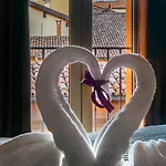 Bed & Breakfast 051 Boutique 4*