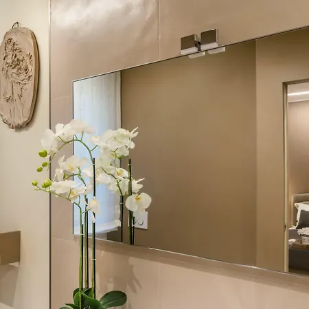 051 Boutique 4* Bologna
